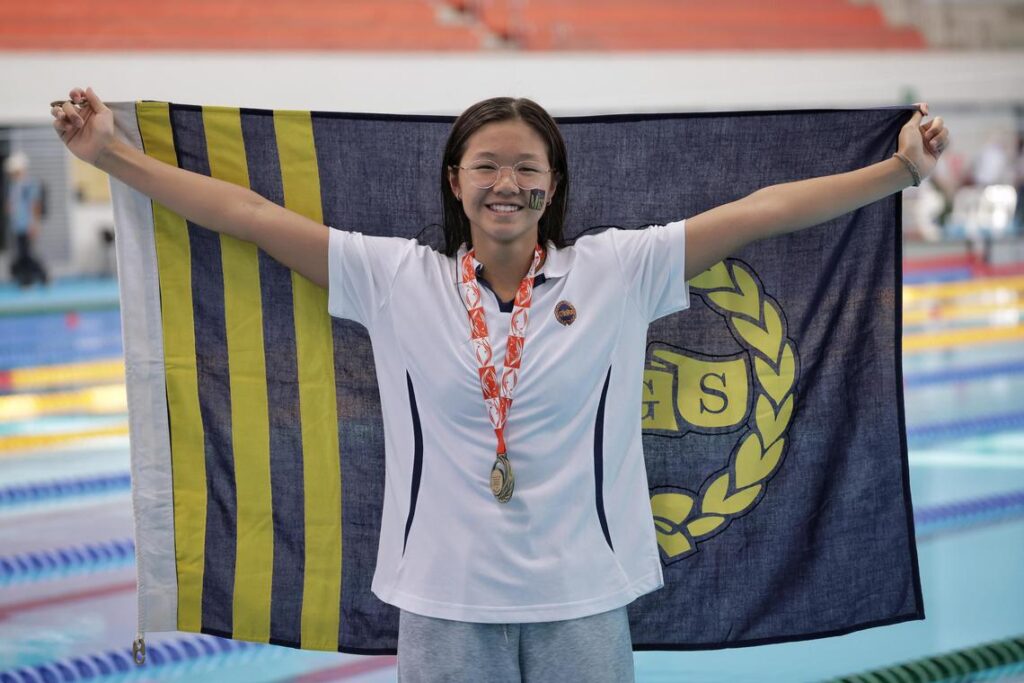 Megan Yo Swimdolphia